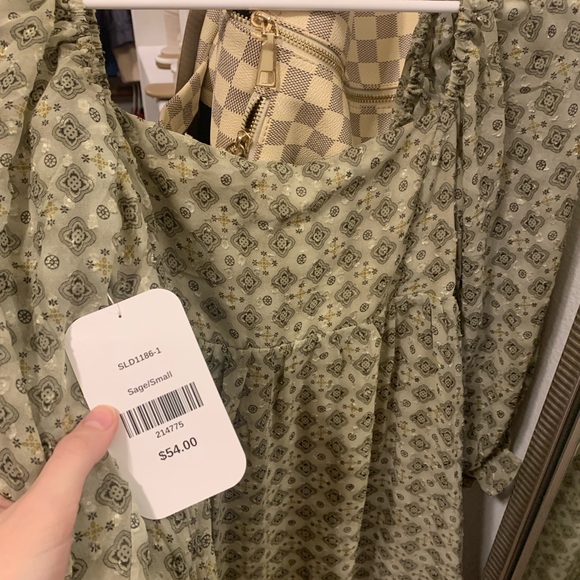 Green Boutique Dress - Picture 2 of 3